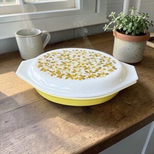 Vintage Pyrex Oval Divided Casserole Dish W/Olive Print Lid 1.5 Qt